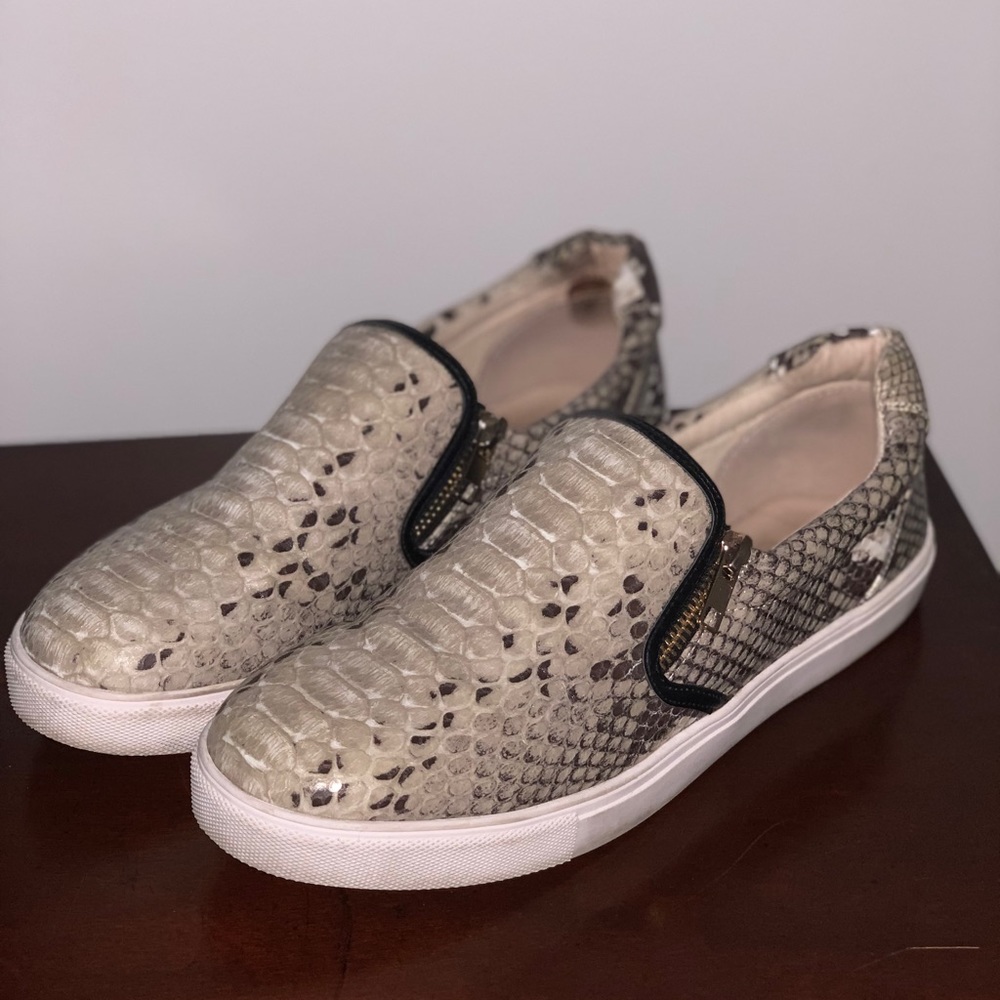 Vince Camuto Women’s Slip on shoes Size 9